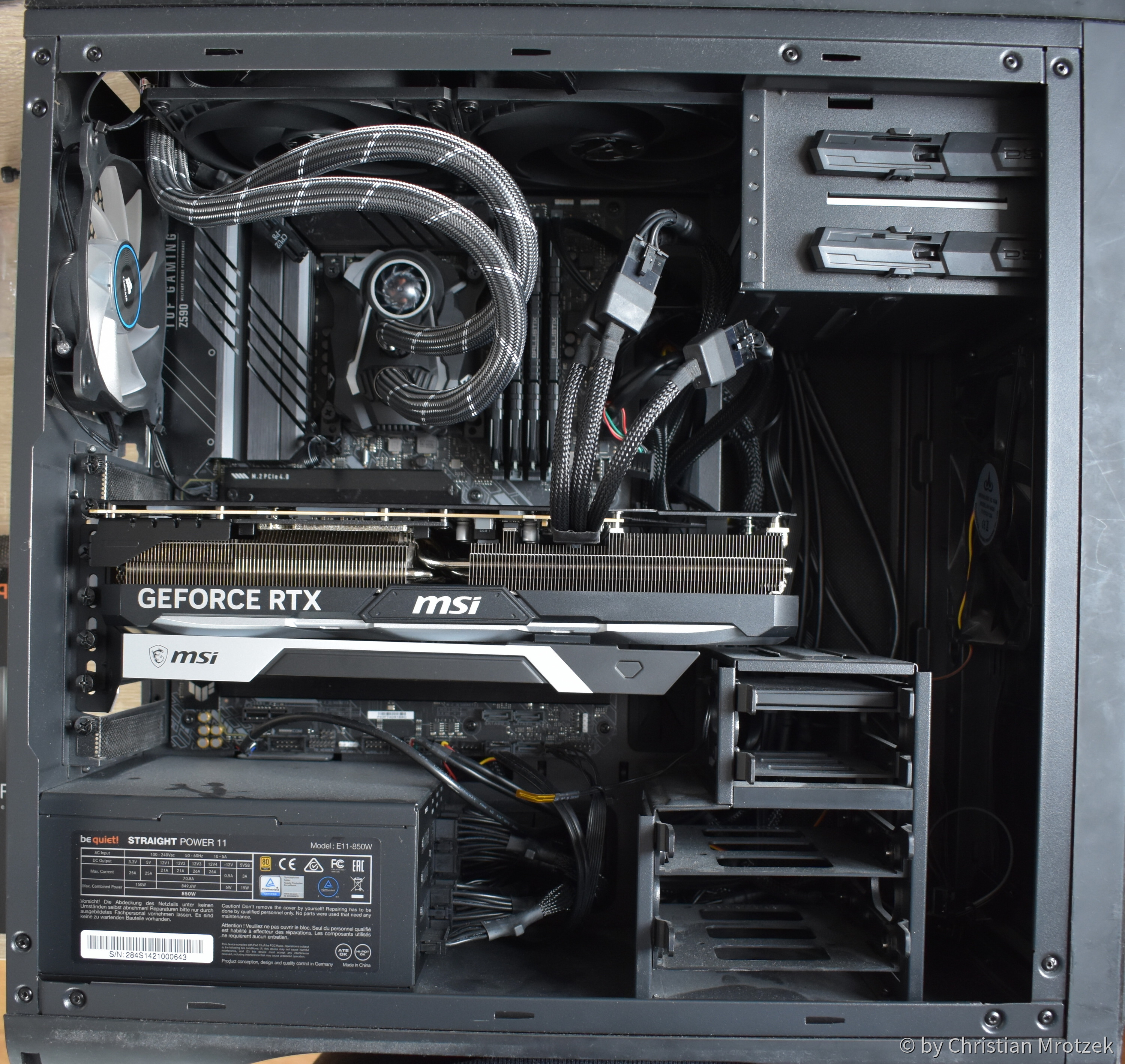 PC Gehäuse mit RTX 4080 verbaut