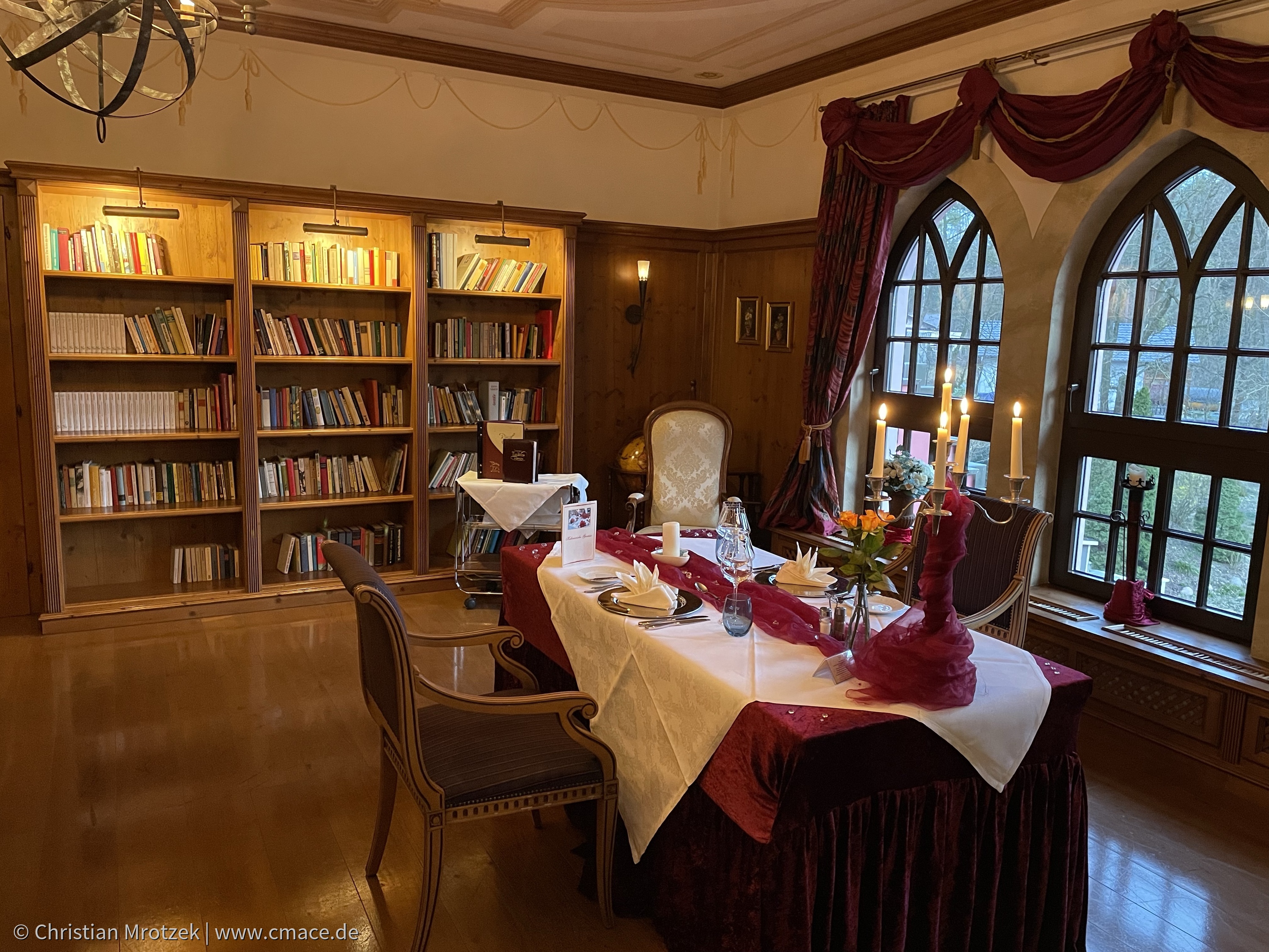 Candlelight Dinner in der hauseigenen Bibliothek