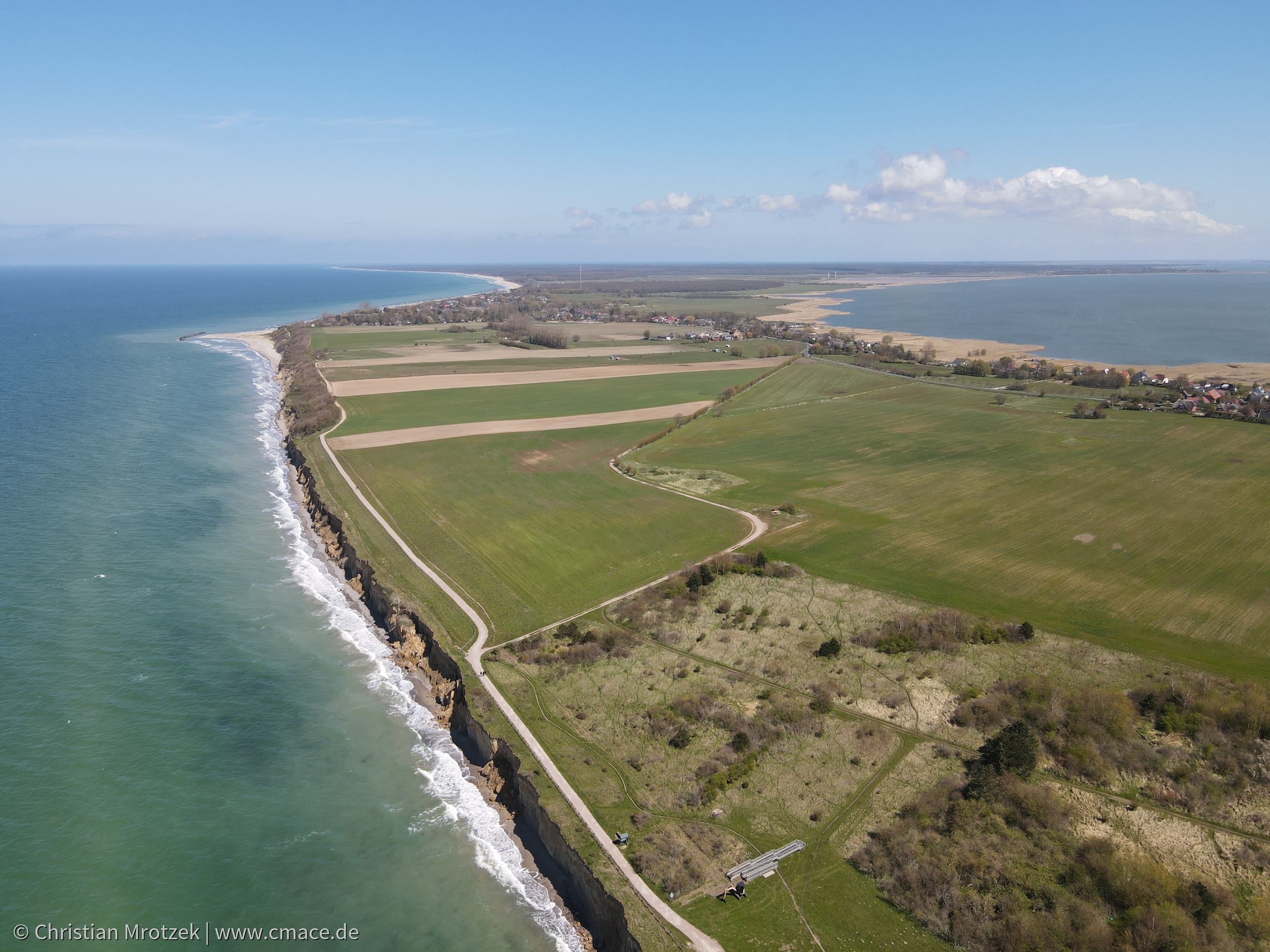 NVA Bunker an der Steilküste der Ostsee auf dem Darß