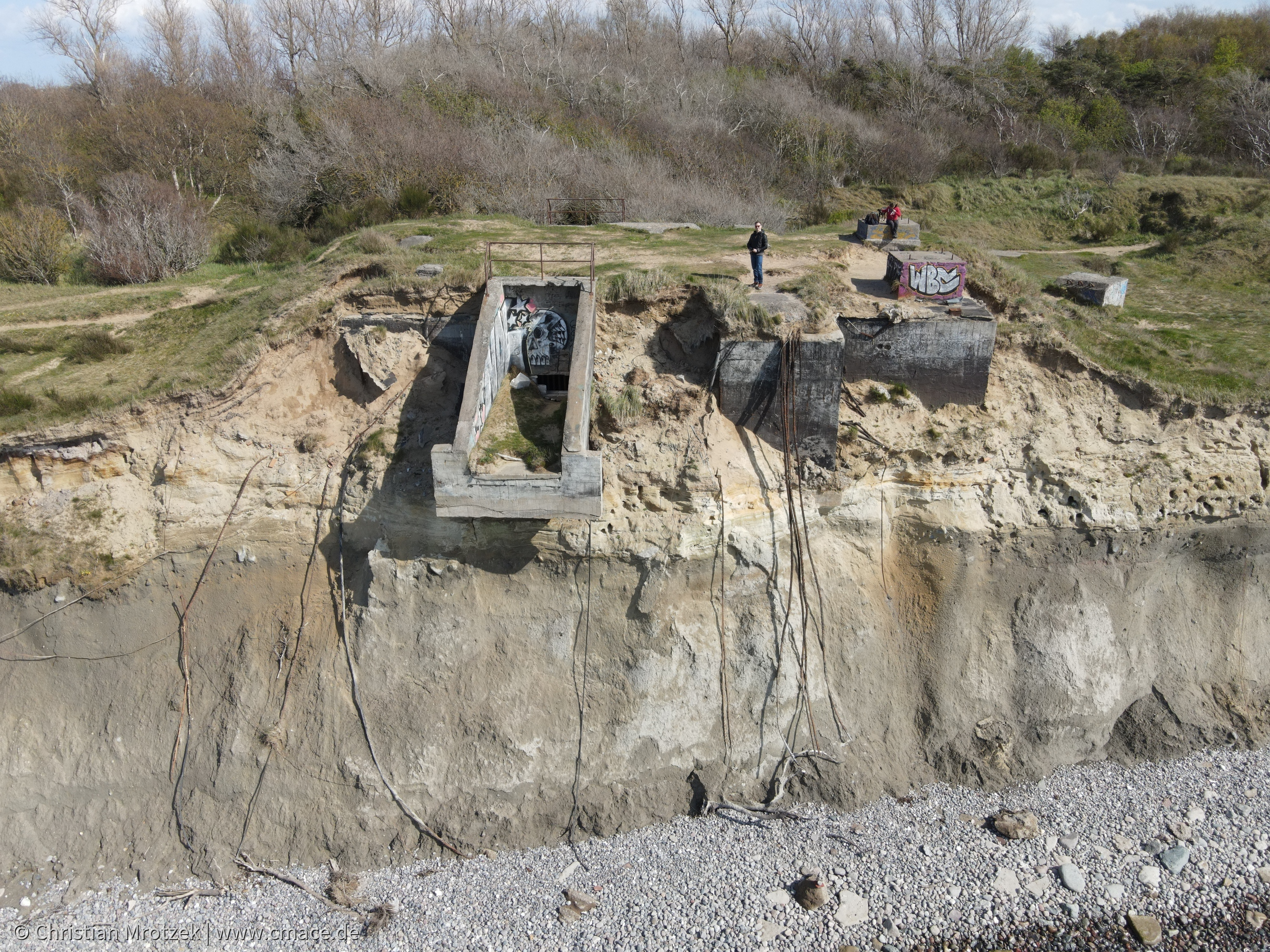 NVA Bunker an der Steilküste der Ostsee auf dem Darß