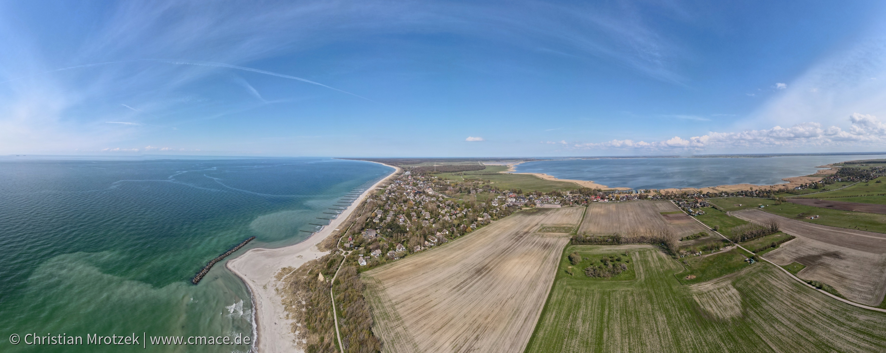 NVA Bunker an der Steilküste der Ostsee auf dem Darß